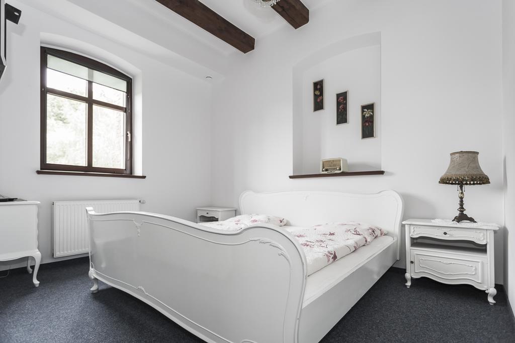Bed and Breakfast W Starym Mlynie Milicz Habitación foto